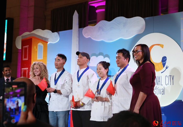 中國駐美國大使館的4名廚師榮獲專業評審亞軍。人民網記者 李志偉攝