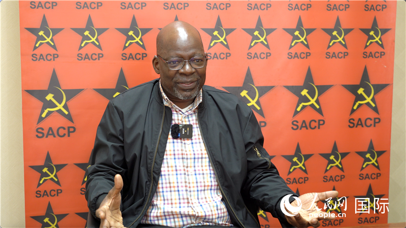 南非共產黨總書記索利 馬派拉接受人民網記者采訪。人民網 劉暢攝