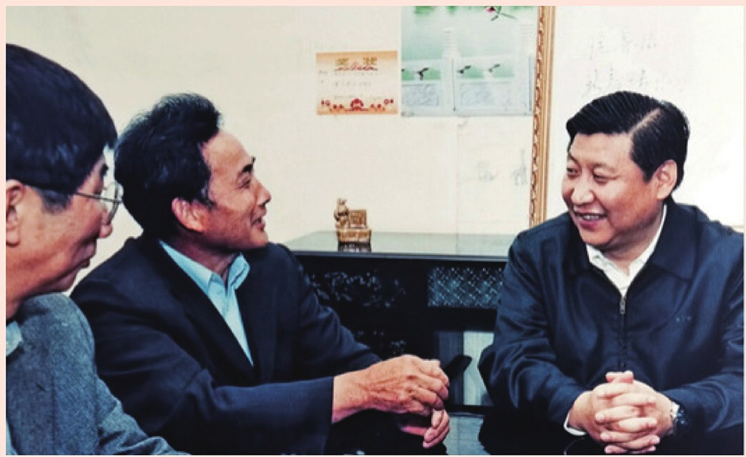 2003年4月24日，時任浙江省委書記習(xí)近平在浙江下姜村調(diào)研。