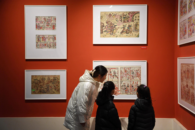 2023年2月3日，游客在河北武強(qiáng)年畫博物館參觀。