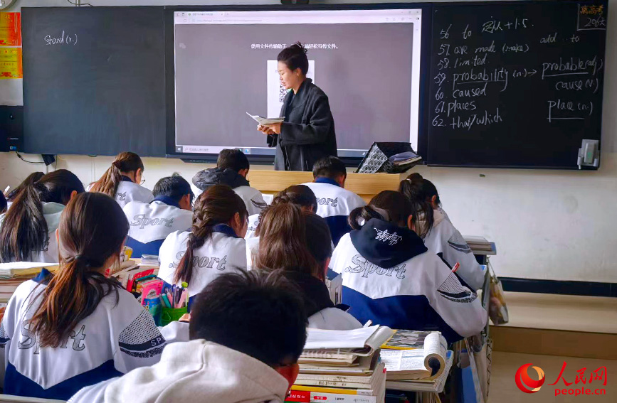 黃南州高三學生正積極備戰高考。人民網記者 許維娜攝